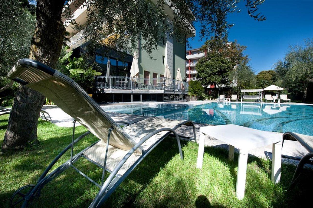 Hotel Gabry Riva del Garda Exterior photo