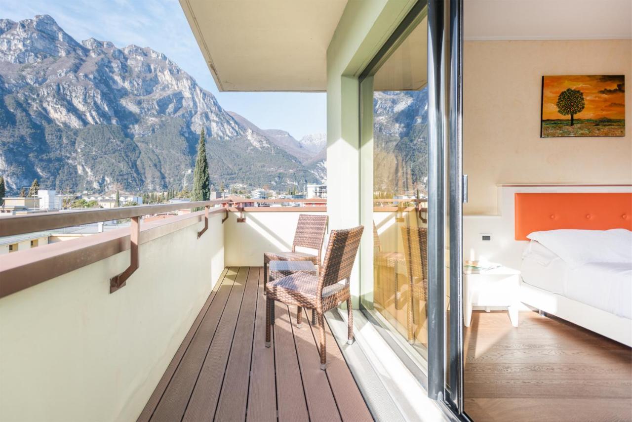 Hotel Gabry Riva del Garda Exterior photo